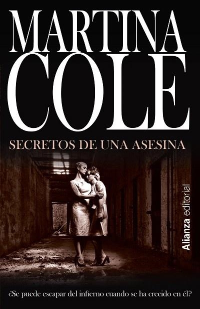 SECRETOS DE UNA ASESINA | 9788420675923 | COLE,MARTINA | Llibreria Geli - Llibreria Online de Girona - Comprar llibres en català i castellà