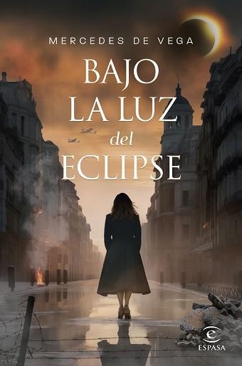 BAJO LA LUZ DEL ECLIPSE | 9788467072075 | VEGA, MERCEDES DE | Llibreria Geli - Llibreria Online de Girona - Comprar llibres en català i castellà